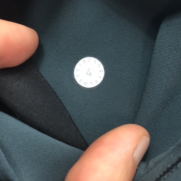 Lululemon On The Fly Skirt *21" Gravity - Picture 4 of 5